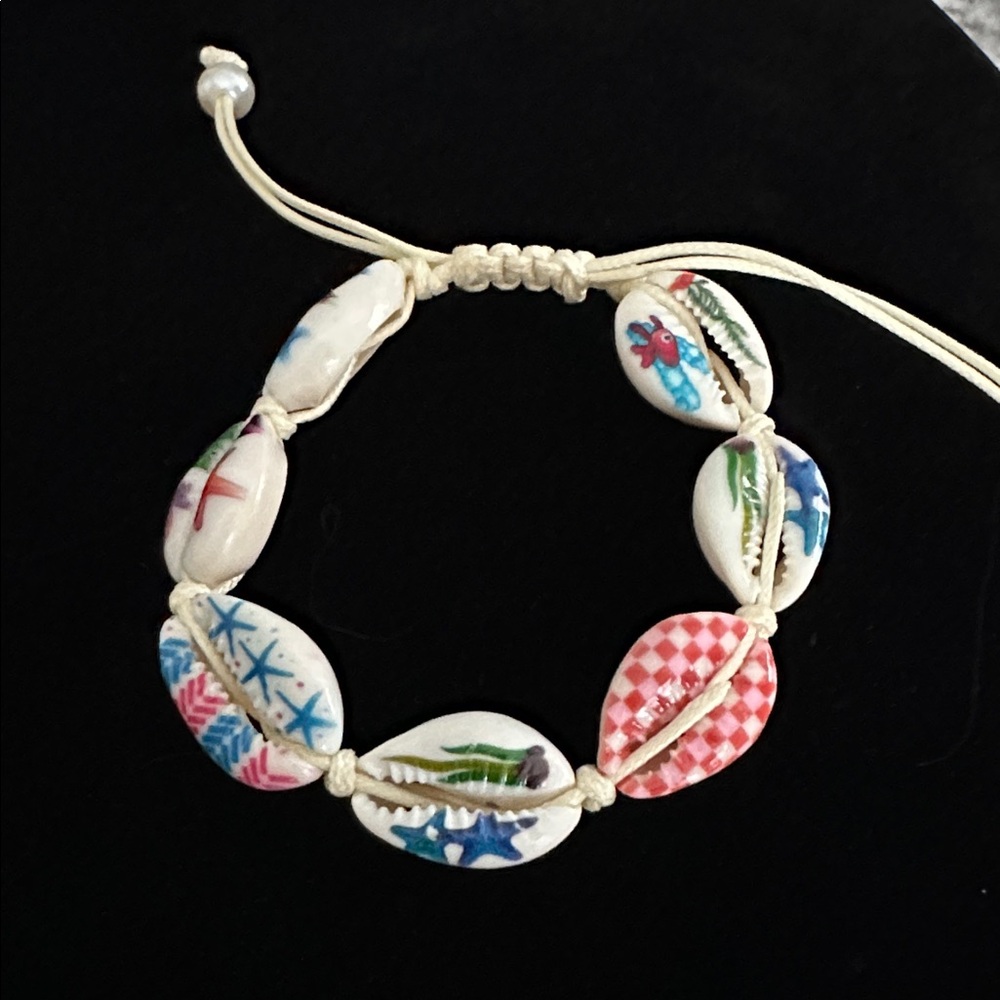 Colorful Shell Bead Bracelets - Picture 2 of 4
